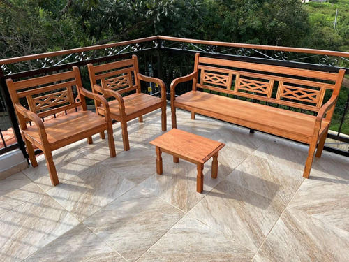Kit Três Poltronas 5 Lugares + Mesinha De Centro Estilosa Cor Marrom Desenho Do Tecido Não Tem