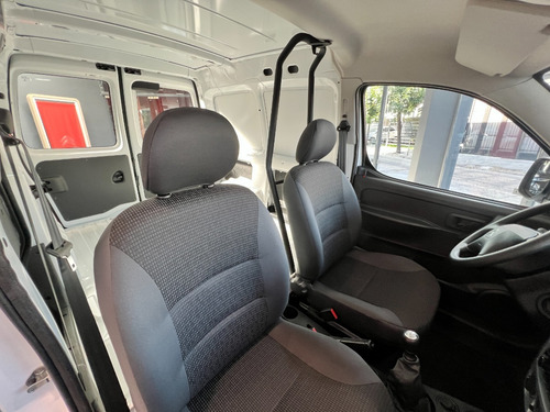 Imagen 16 de 17 de Berlingo Furgon Hdi 92 Business Patentada 2023 0km