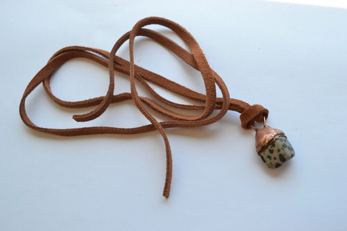 Imagen 3 de 4 de Collar De Jaspe Dalmata, Piedra Natural Con Cuero