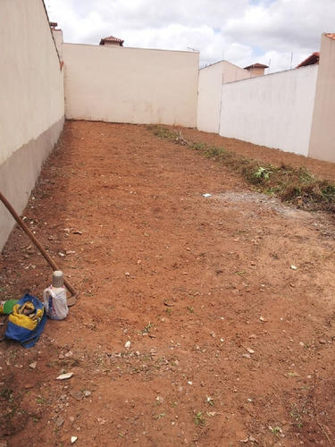Imagem 1 de 2 de Terreno Padrão Em Franca - Sp - Te0123_rncr
