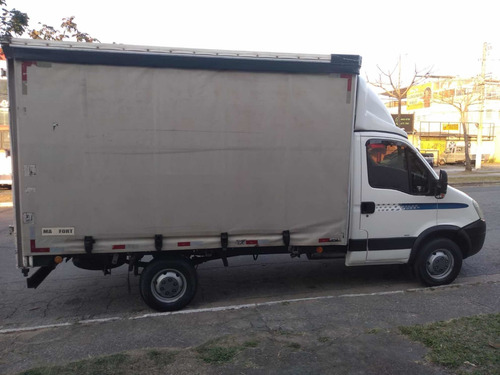 Imagem 6 de 20 de Iveco Daily 35s14
