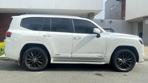 Toyota Lc300 Gx.r Blindaje 2