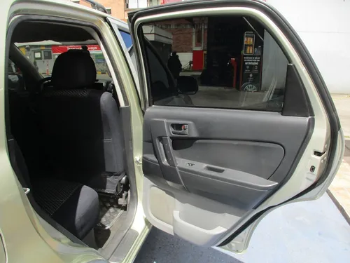 Daihatsu Terios OKII 1.5CC J210LG 4X4 MT AA