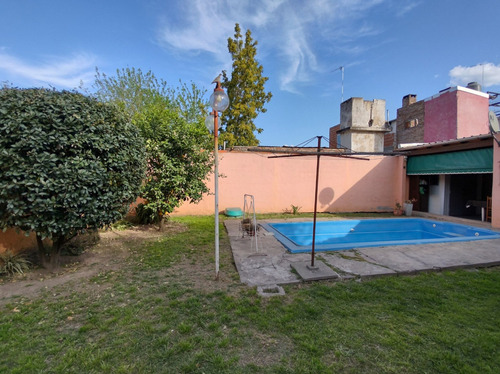 Venta Casa 3 Ambientes Con Pileta Moreno 