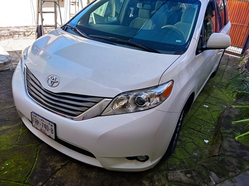 Toyota Sienna Xle At