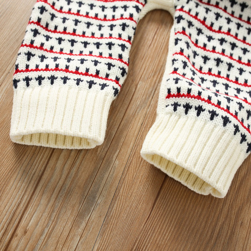 Conjunto Mameluco Tejido Bebé Con Gorro Y Estampado De Rayas