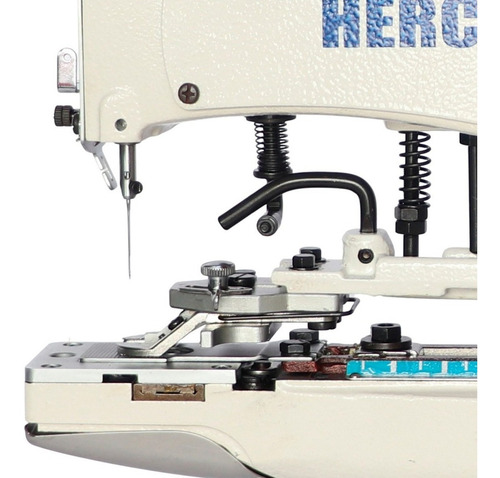 Imagen 4 de 4 de Maquina Para Pegar Boton De 2,4 Y Cruz Motor Servo