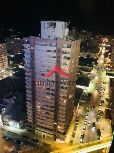 Apto 3 Dormitorios 3 Baños En Peninsula Cuenta El Edificio Con Servicio De Playa - Ref: 6835