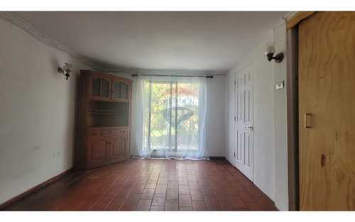 Se Vende Amplia Casa En La Comuna De Macul