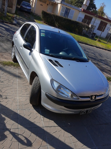 Imagen 10 de 13 de Peugeot 206 2011 1.4 Generation Plus 75cv
