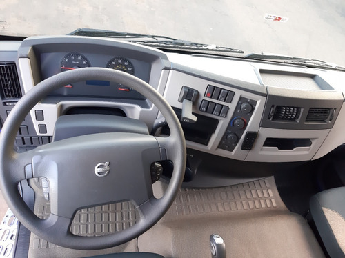 Volvo Vm 270 6x2 Ano 2020/21 Carroceria Baú 11,50 Mts