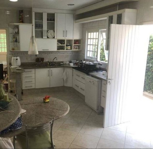 Casa À Venda Em Alphaville 3 | 360 M² | 4 Dormitórios | 2 Suítes | Piscina | Área Gourmet - Cncl1049