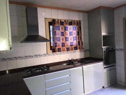Imagen 11 de 14 de Casa La Blanqueada Bajo Precio. Oyen Ofertas