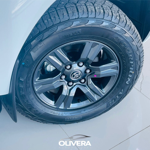 Imagen 8 de 22 de Toyota Hilux Srv 4x4 Diesel 0km - Olivera Automotores