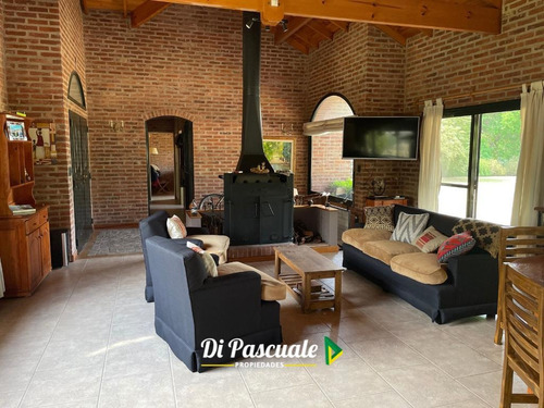 Imagen 14 de 26 de Chalet De Categoría Sobre 10.000 M2 - Chacras Los Robles De Carlos Keen