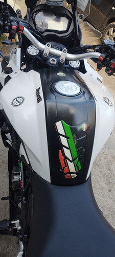 Vendo Benelli Impermeable Tiene Calienta Puños Luces Auxilia