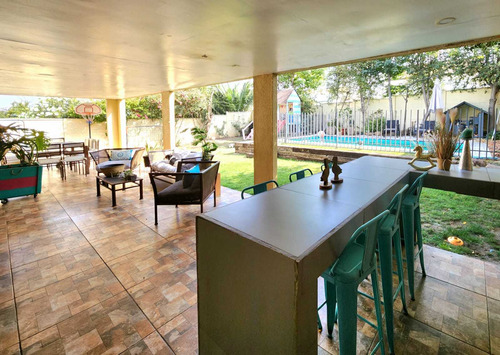 Casa Con Cocina Remodelada 6d-4b-5e (86923)