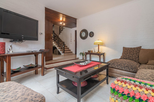 Chalet De Categoría - Barrio Pinos De Anchorena