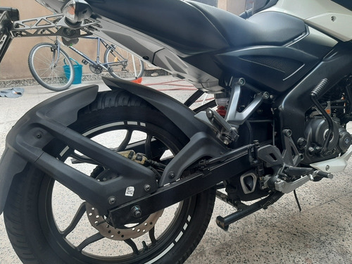 Bajaj Rowser Ns160