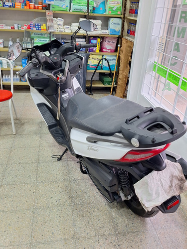 Kymco X-town 250i. Impecable. Incluye Baúl Trasero Y 3 Casco