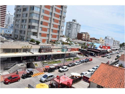 Apartamento En Peninsula, 2 Dormitorios *- Ref: 760