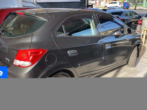 Imagem 6 de 7 de Chevrolet Onix Joy 1.0 8v Flex
