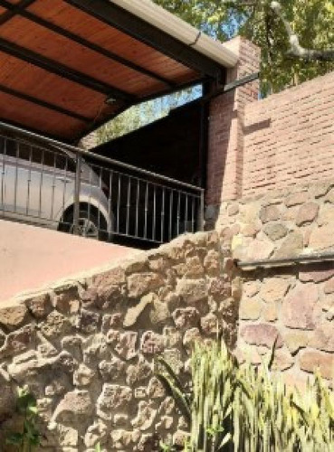 Casa En Venta - 4 Dormitorios 5 Baños - 360mts2 - Salta