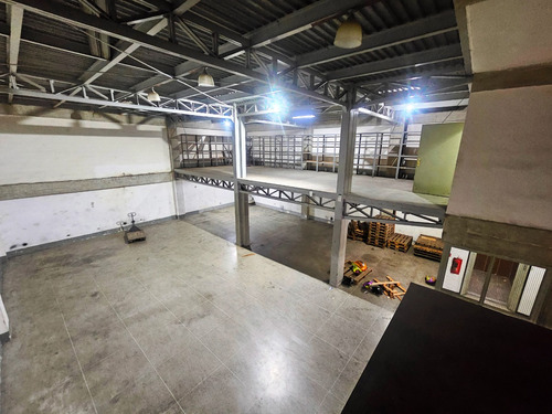 Planta Industrial O Deposito En Alquiler En Los Dos Caminos