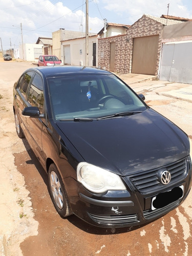 Volkswagen Polo Sedan 1.6 Vht Comfortline Total Flex 4p 2010
