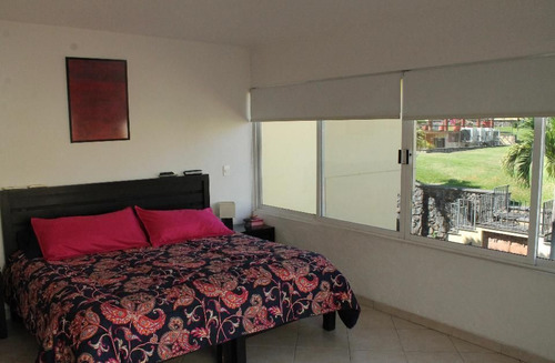 Residencia Con 4 Recámaras, Alberca En Áreas Comunes