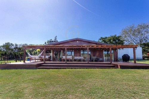 Imagen 1 de 27 de Descubre Una Propiedad Única En El Colorado, Canelones: 2 Casas, 4 Ha Y Galpón