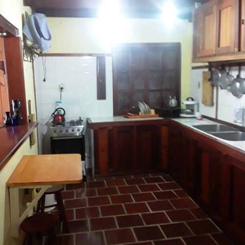 Casa Ampla, Confortável E Totalmente Equipada Para Residir O Ano Todo