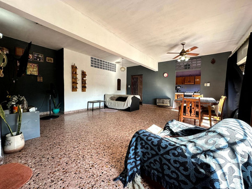 Casa Con Locales En Venta En Rafael Calzada