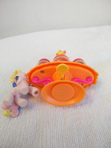 My Little Pony - Ponyville - Sharing Sweets With Fluttershy (Usado)