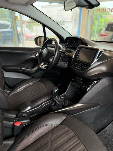 Peugeot 2008 1.6 Feline