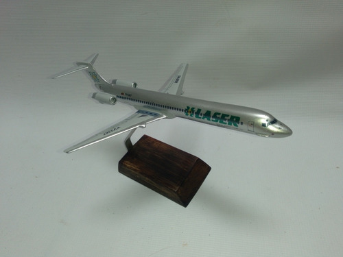 Imagen 6 de 6 de Avión Md80 Laser Silver Bullet A Escala 1/150 Resina
