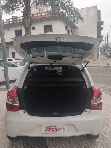 Imagen 9 de 15 de Toyota Etios 2016 1.5 Xls