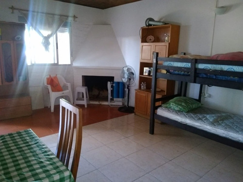Casa 1 Dormitorio, Parrillero, Estufa A Lena , Amplio Terren