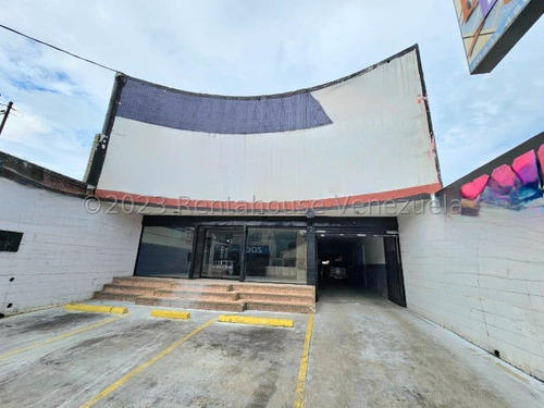 Venta De Imponente Propiedad Comercial Ubicado En Av Los Cedros Maracay 24-1723 Mfc