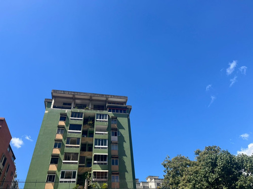 Alquiler De Apartamento En Santa Eduvigis, Terraza Amplia Con Vista Al Ávila.