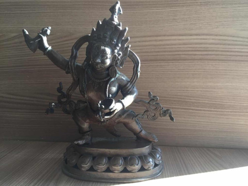 Vendo Permuto Escultura Antigua De Bronce Repujado A Mano. (Usado)
