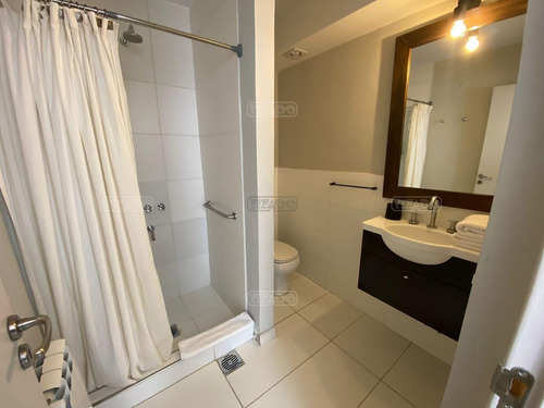 Turístico Hotel Vista Al Lago En Venta En Centro De Bariloche, Bariloche, Patagonia