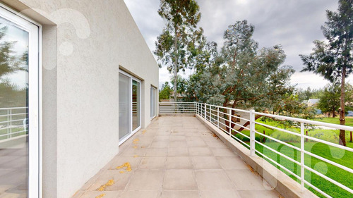 Venta Casa De 4 Dormitorios En Miralagos
