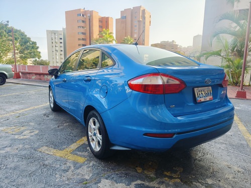 Ford Fiesta Titanium Sincronico 2014