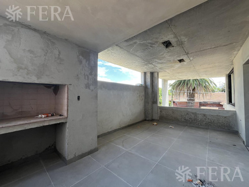 Venta Semipiso Tipo Loft Divisible Con 2 Cocheras En Bernal Oeste