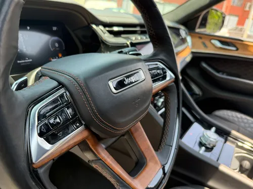 Jeep Grand Cherokee 5.7 V8 L Summit 4x4 At