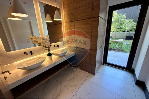 Semi Nuevo Bello E Impecable , Vista Despejada