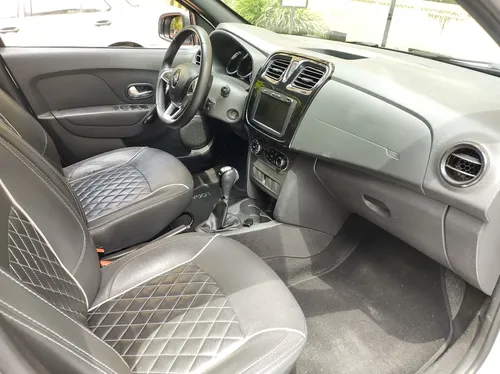 Renault Logan 1.6 Privilege / Intens
