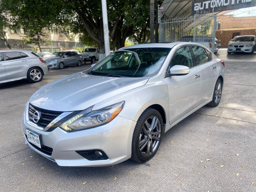 Nissan Altima 2.5 Advance Navi Cvt