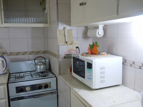 Buena Ubicación A Pasos De Playa Brava Y Mansa . - Ref: 5138